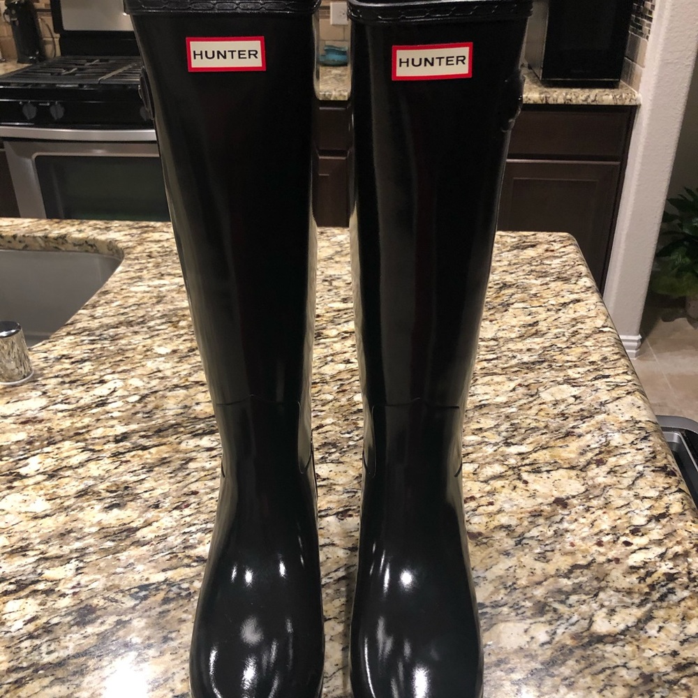 NWOT HUNTER  Tall Gloss Rain Boots SZ  9